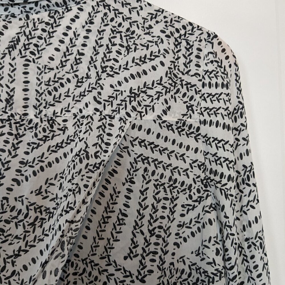 CAbi Button-up Blouse Womens M Black White Long Sleeve Split-Back Osaka Nights - Picture 11 of 16